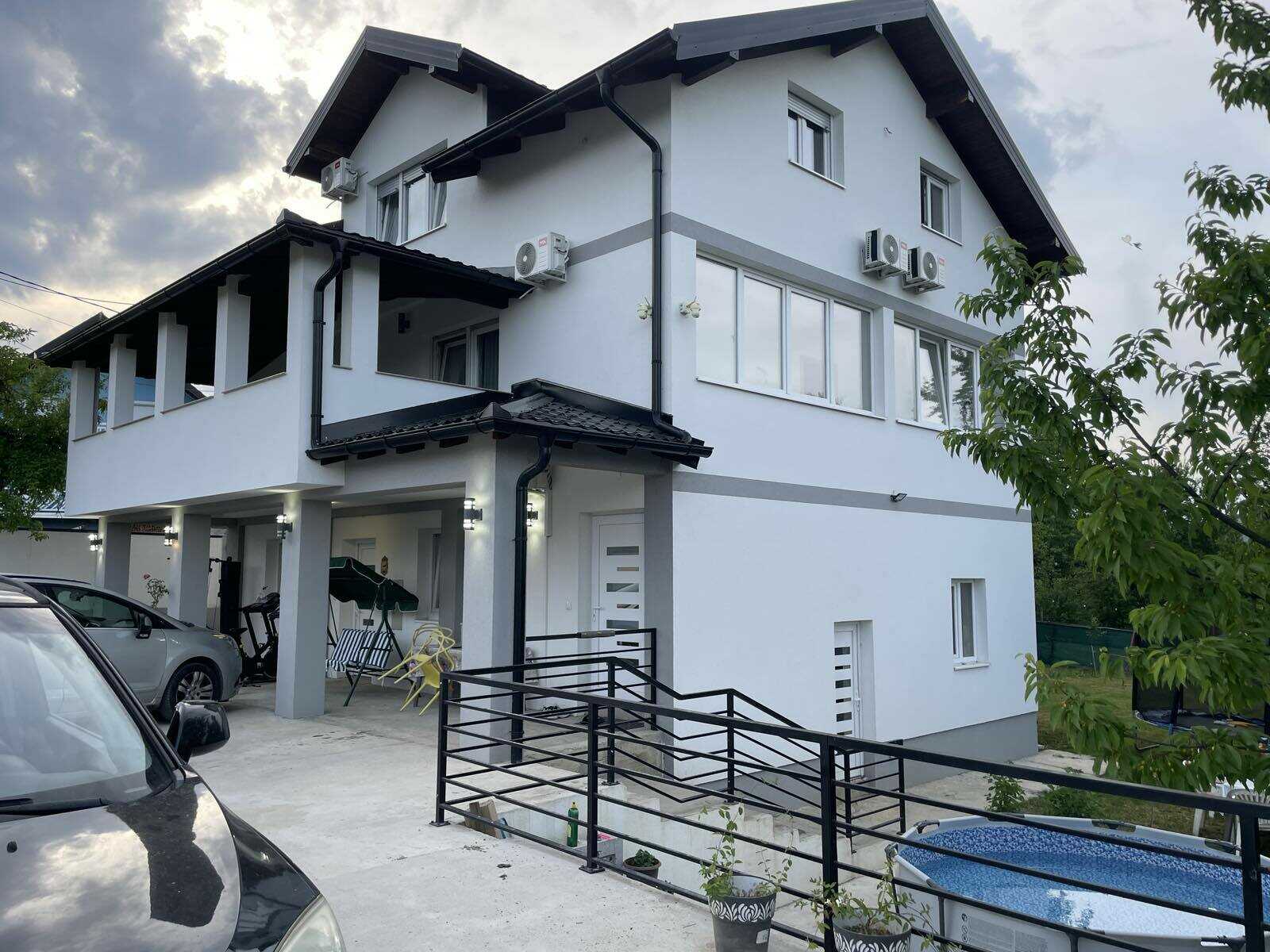 Read more about the article Luxury 2-Bedroom Villa with Pool & Gym